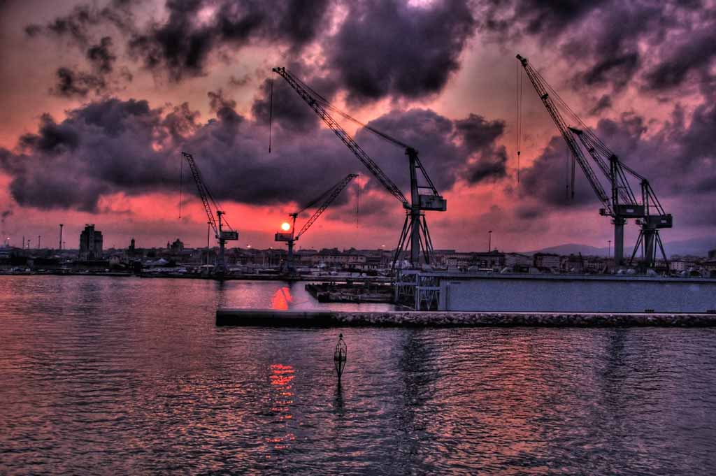 Tramonto del porto di Golfo Aranci