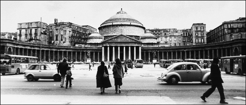 Napoli: piazza Plebiscito
