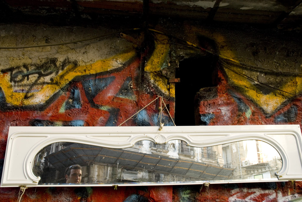 attraverso lo specchio