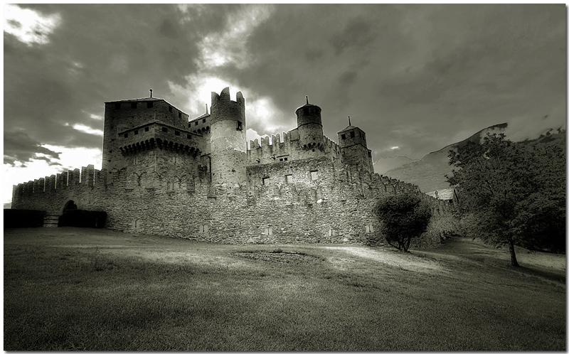 fenis castle bw