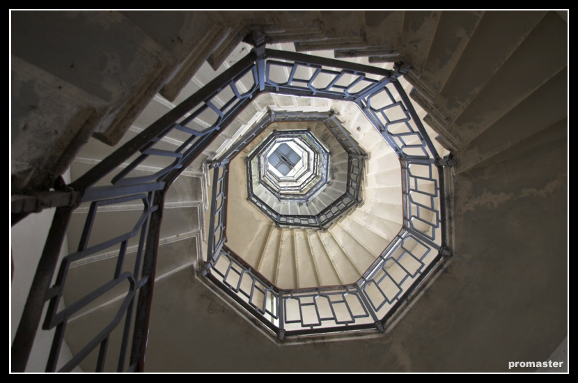 Faro Voltiano (interno)