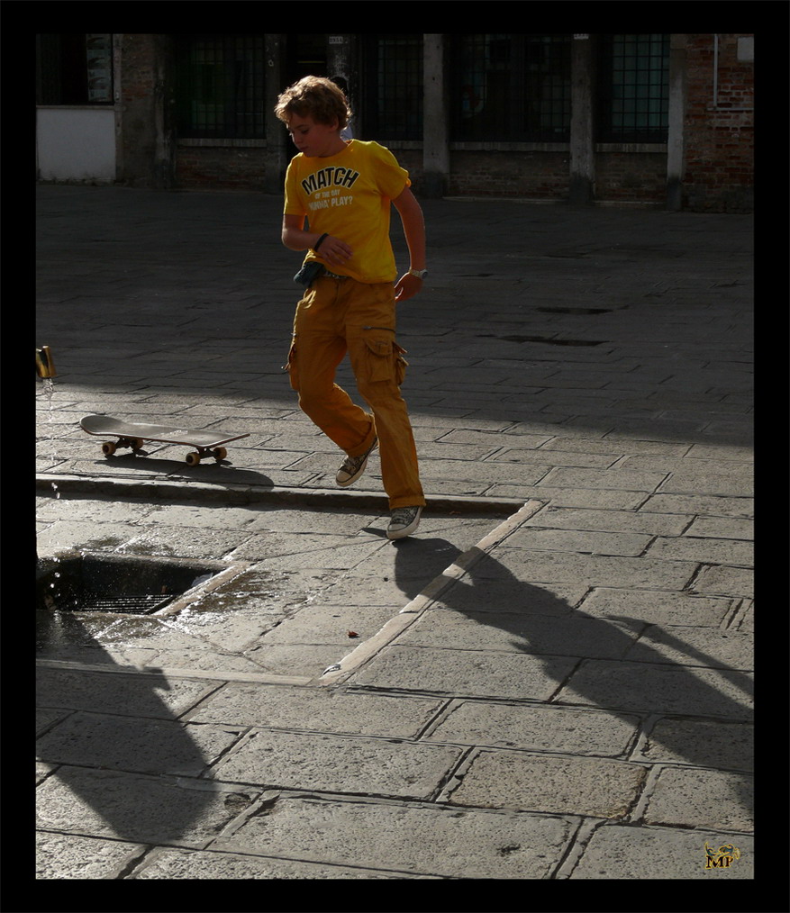 skateboardista assetato