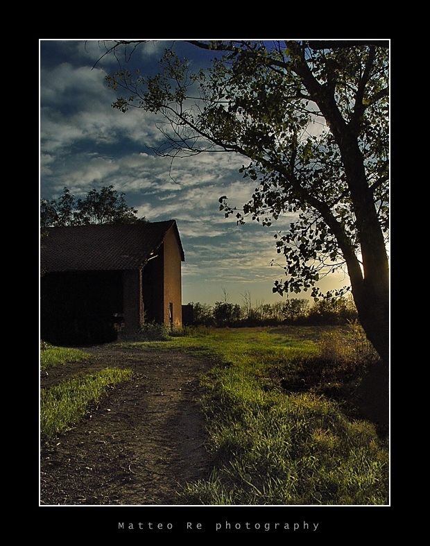 Casolare al tramonto