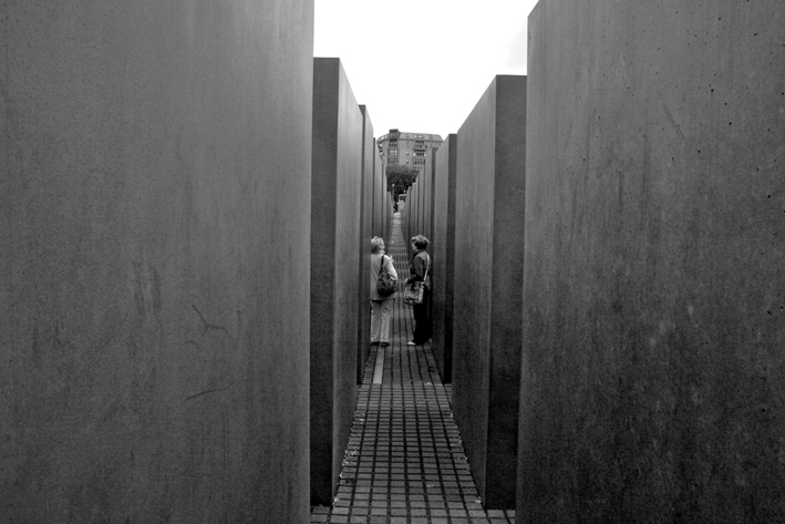 monumento vittime olocausto Berlino.