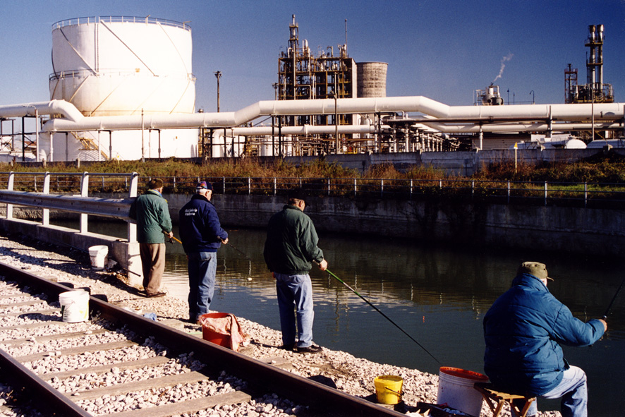 Pescatori al Petrolchimico