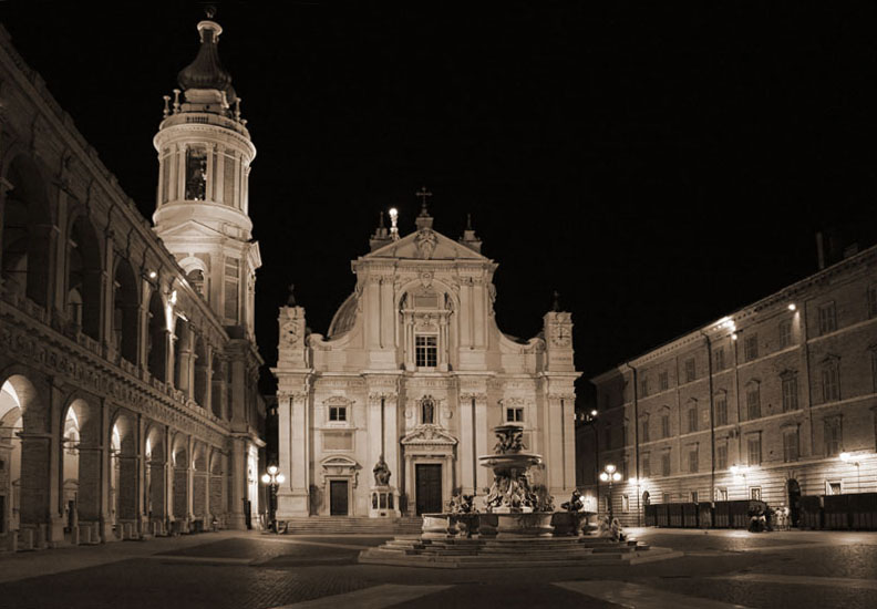 Santuario di Loreto - in notturna