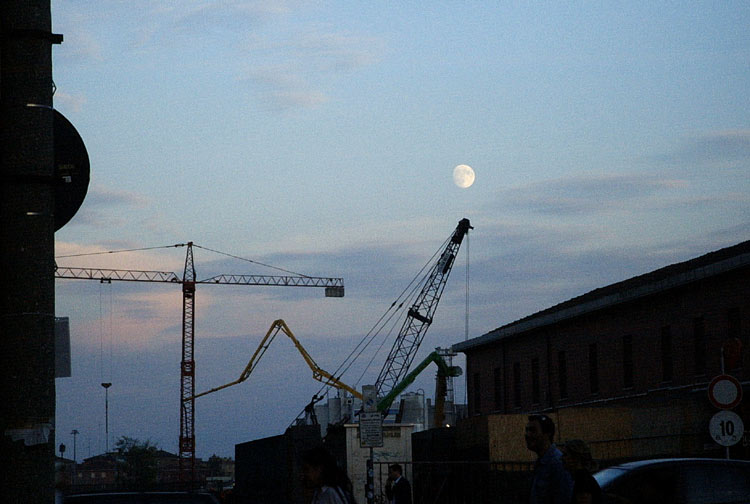 Costruendo una scala per la luna.