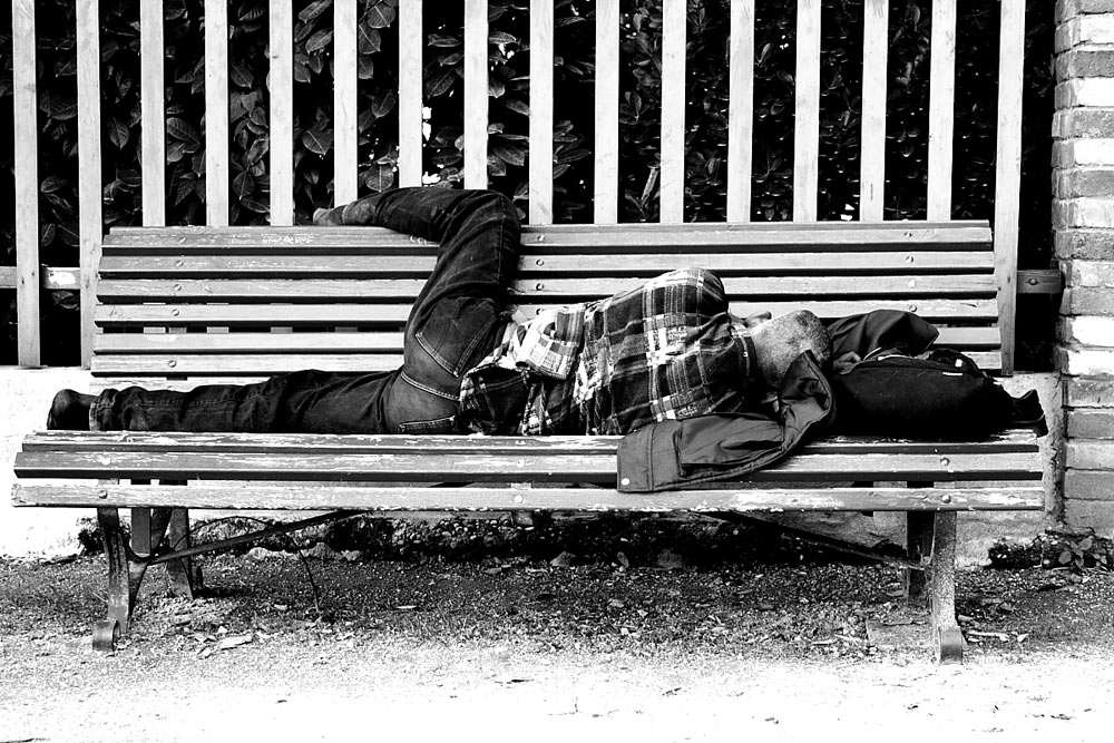 L uomo e la panchina