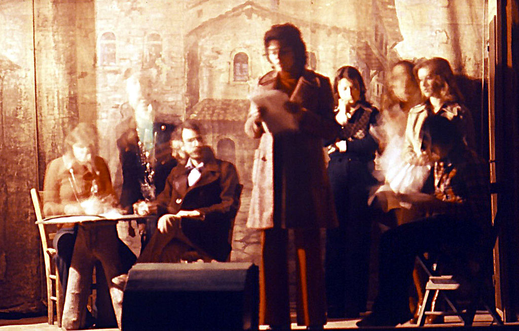 la zia spogliata dalle nipoti