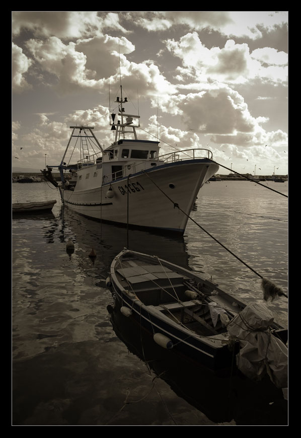 Peschereccio ormeggiato