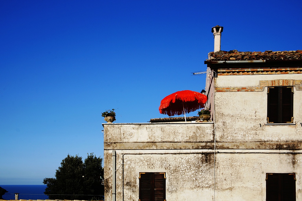 L'ombrellone rosso
