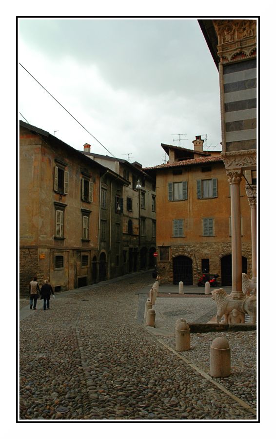 Camminando per la citt� vecchia