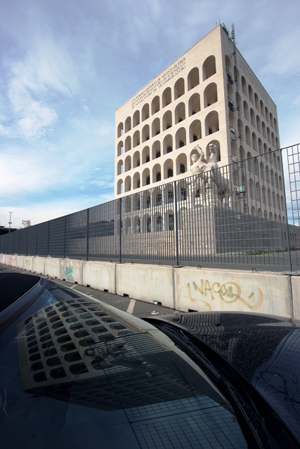Roma EUR Palazzo della Civilt� e Lavoro