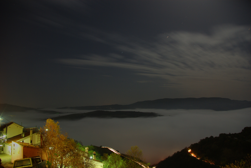 la notte, la nebbia...