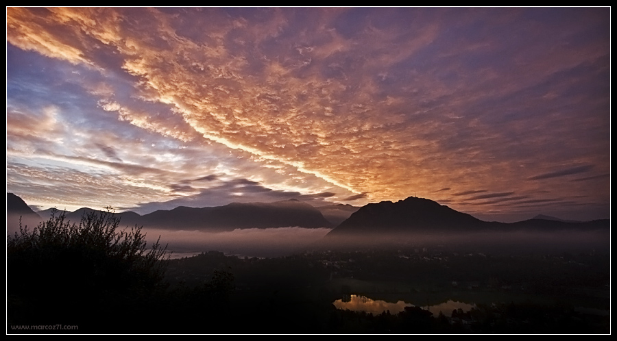 leggere nebbie mattutine