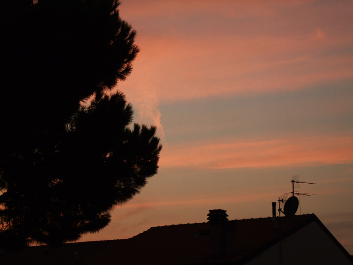 questo trmonto invece � da casa mia...ma � rosa?!!!!