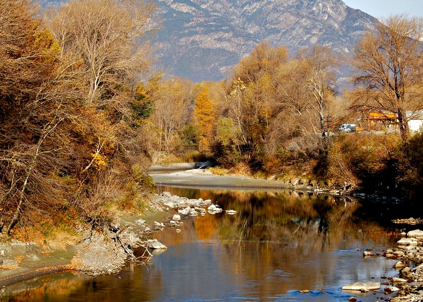 autunno sulla Dora Baltea