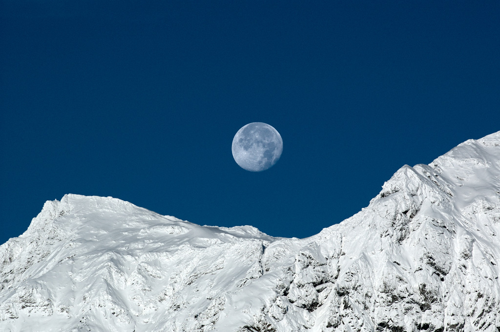 Il tramonto della luna