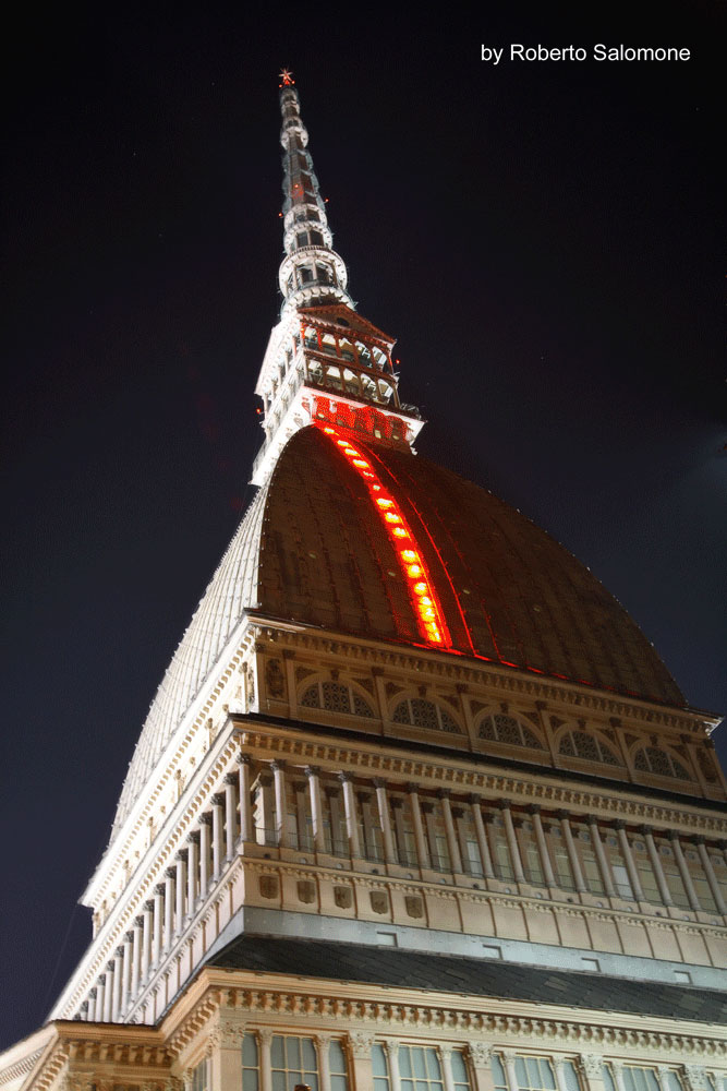 Mole antonelliana, Notturno