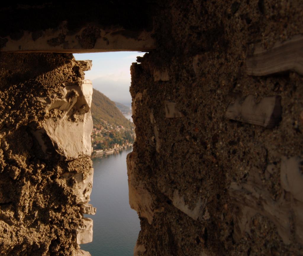 uno sguardo sul lago