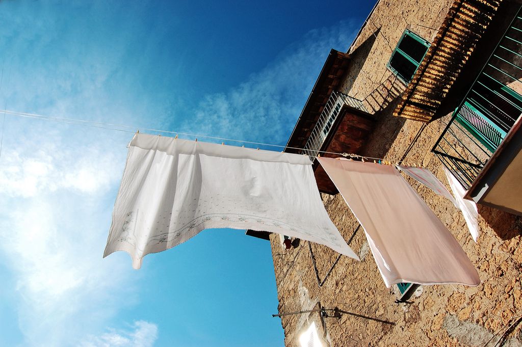 Panni stesi al sole
