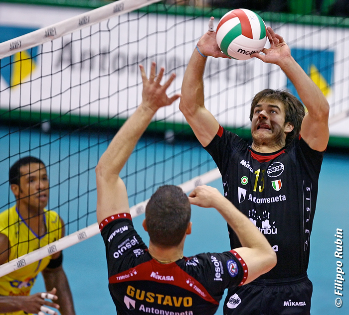 Volley: Pierre Pujol