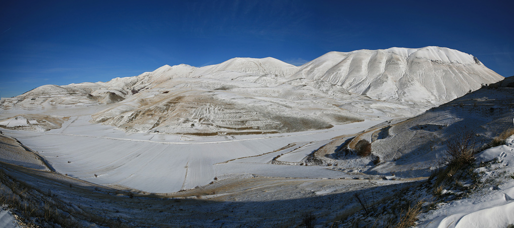 prima neve - Parco nazionale dei monti sibillini (panoramica)