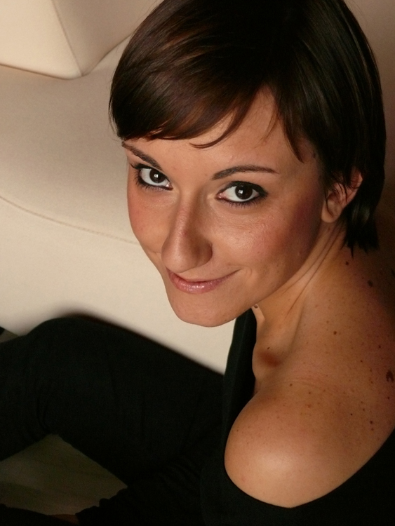 Prendi una tua amica e falle fare la modella - Fra