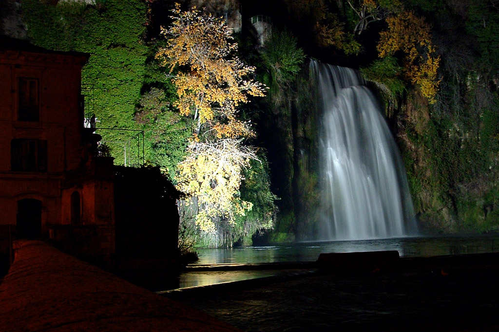 cascata autunnale e notturna