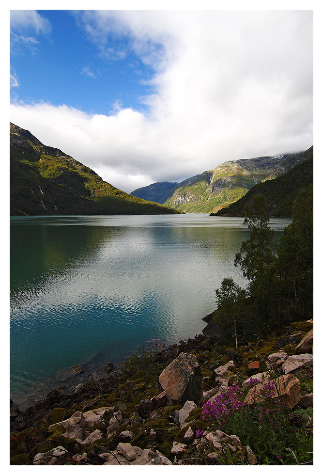 LAGO GLACIALE VERSO NIGARDSBREEN