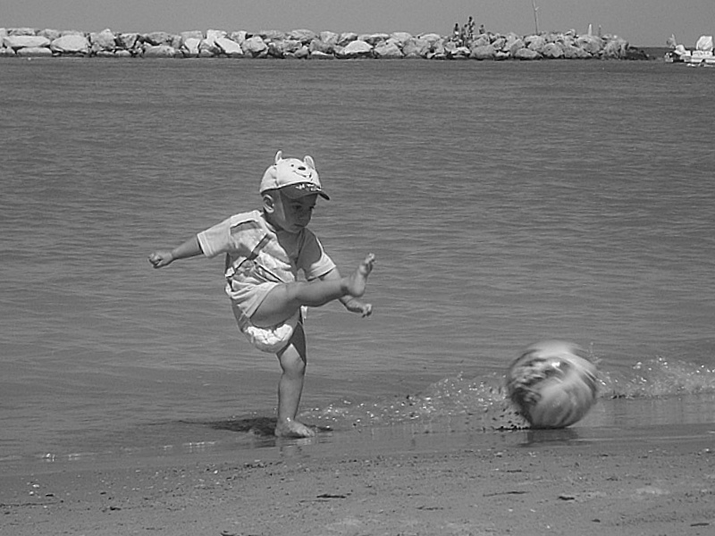 ...bimbo con la palla