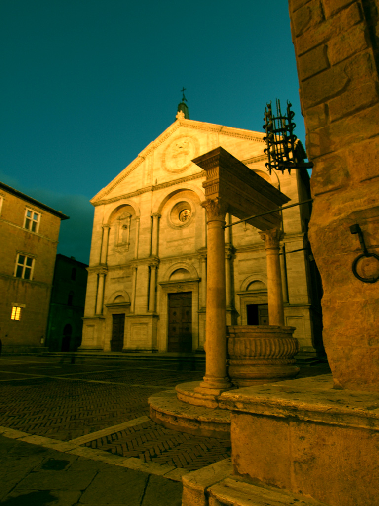 pienza  ... verso sera