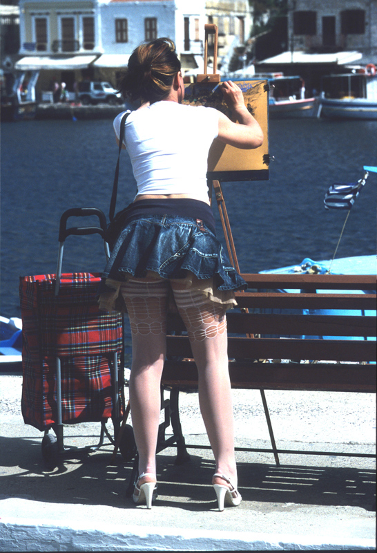 Pittrice sulla banchina