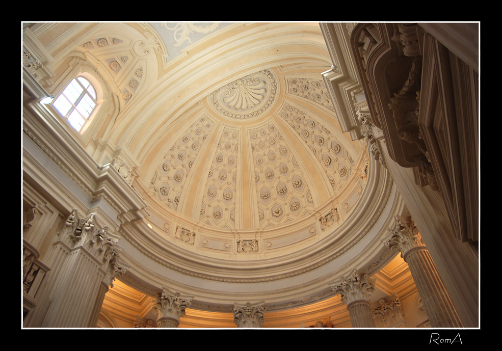 Reggia di Venaria : particolare della chiesa interna