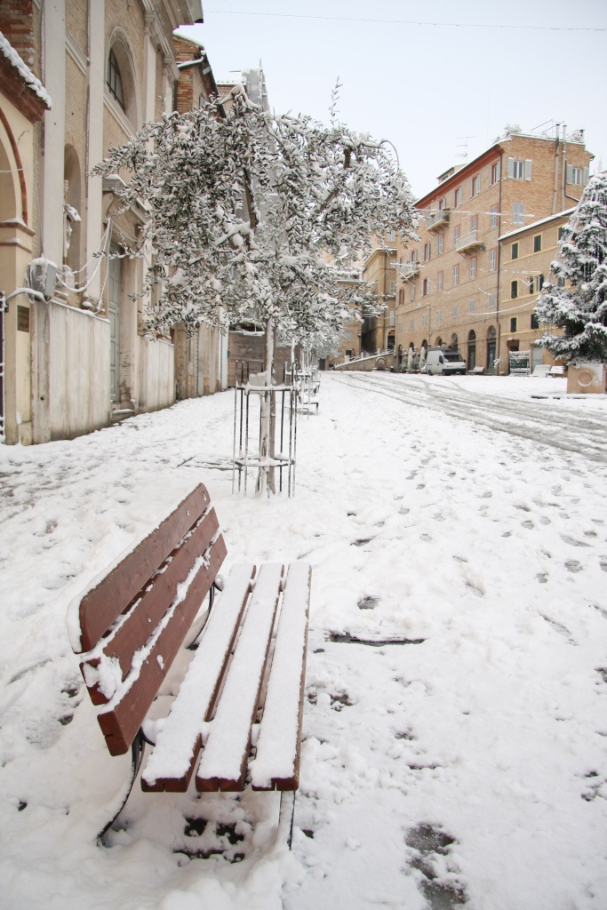 Le panchine di Piazza Mazzini