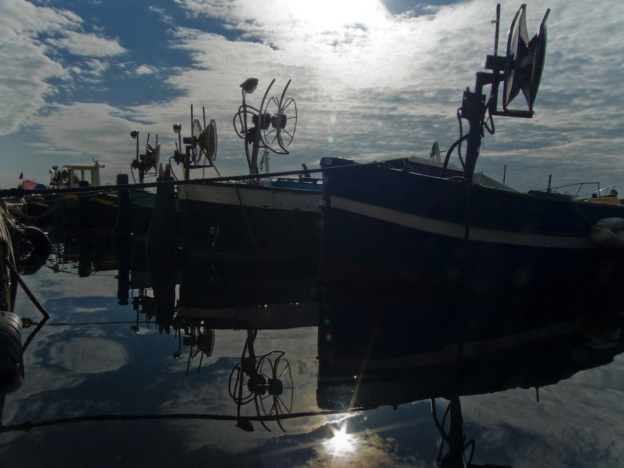 Fila di Gozzi tra Due Cieli