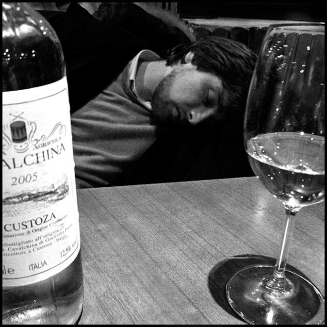 "Quel bar non lo aveva mai visto cos� pieno"