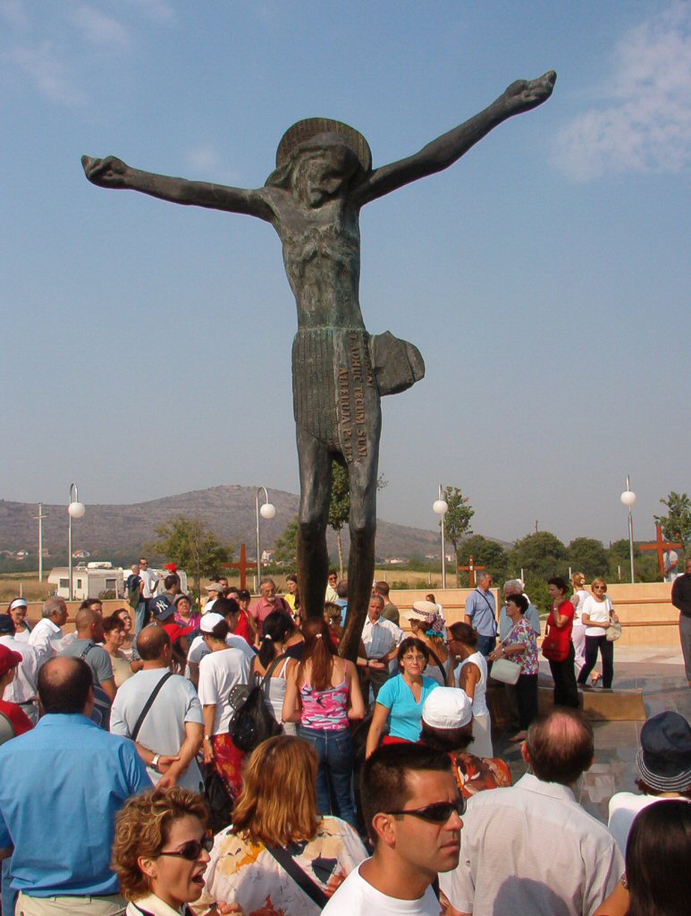 Crocifisso che lacrima