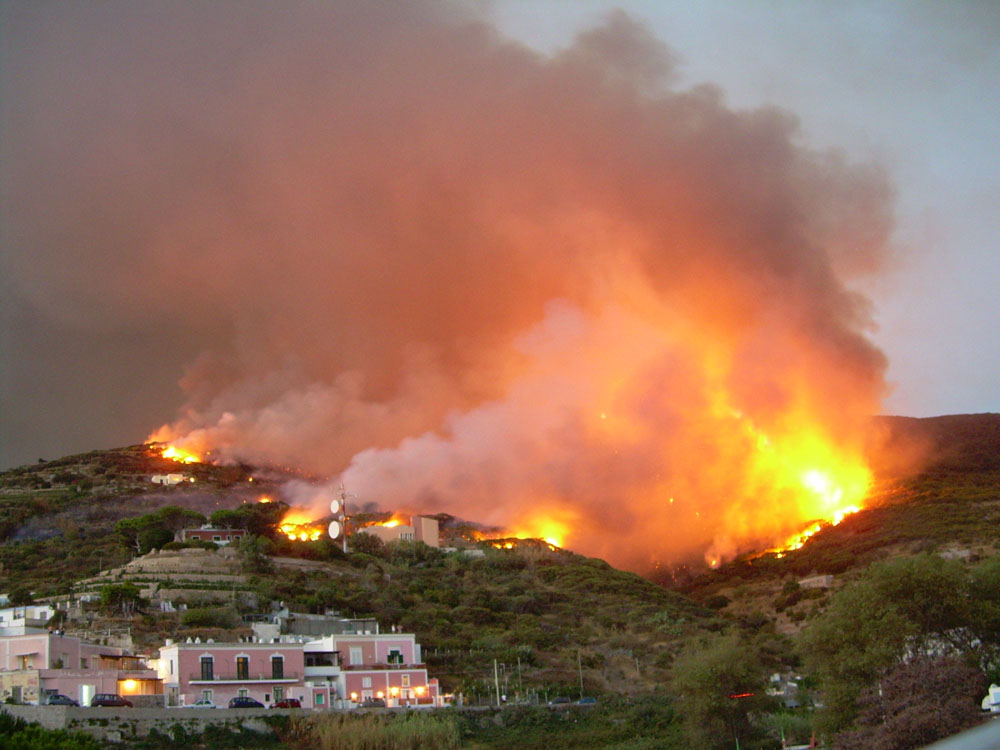 Incendio Ponza