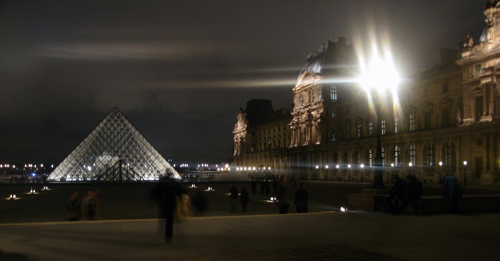 luci sul louvre