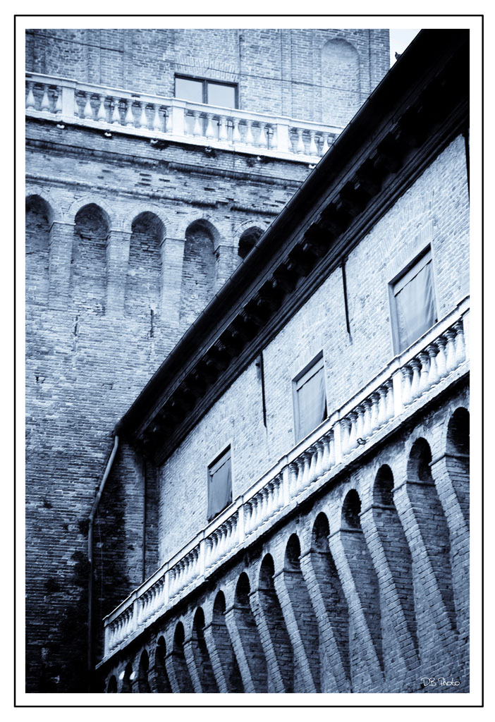 Ferrara - Castello B&W