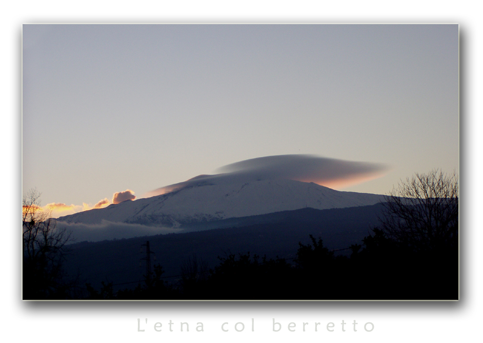 L'Etna col berretto