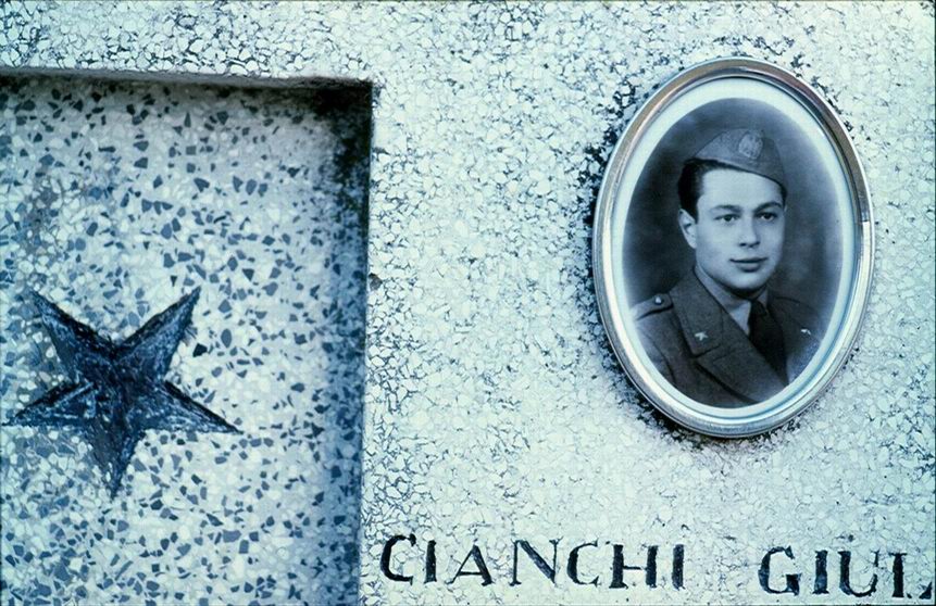 sembra solo a me BRAD PITT?