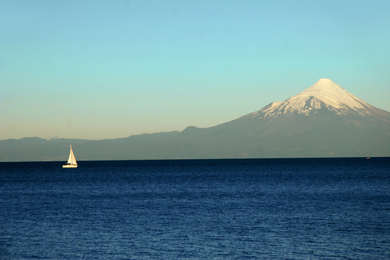 vista lago llanquihue con vulcano osorno