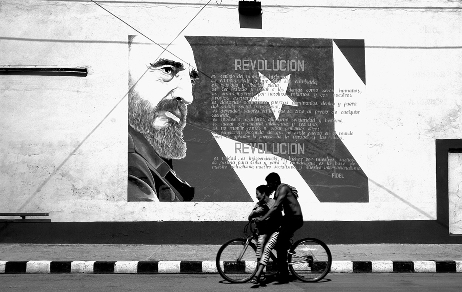 .-\.-\.-\.-\.-\.-\.-\.-.