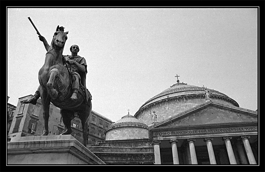 Napoli: Ferdinando di Borbone in Piazza Plebiscito