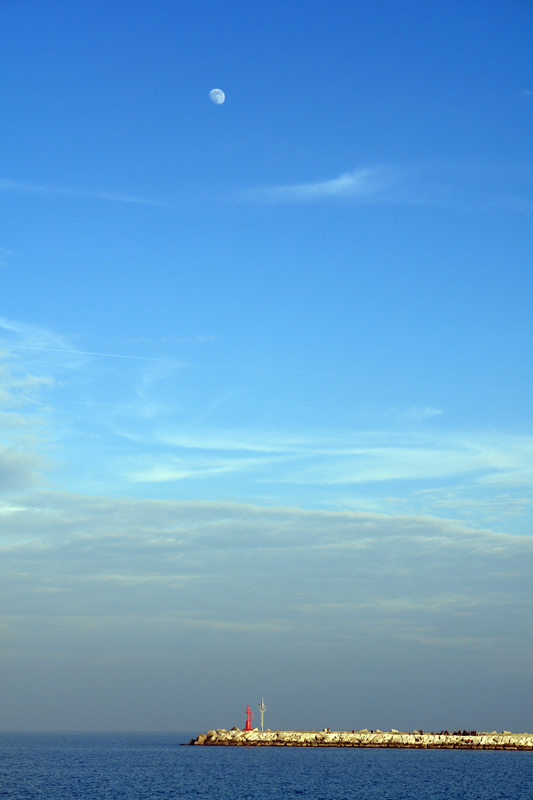 La luna e il mare