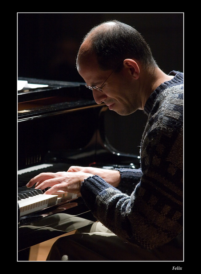 Ed Simon- One color+three bn