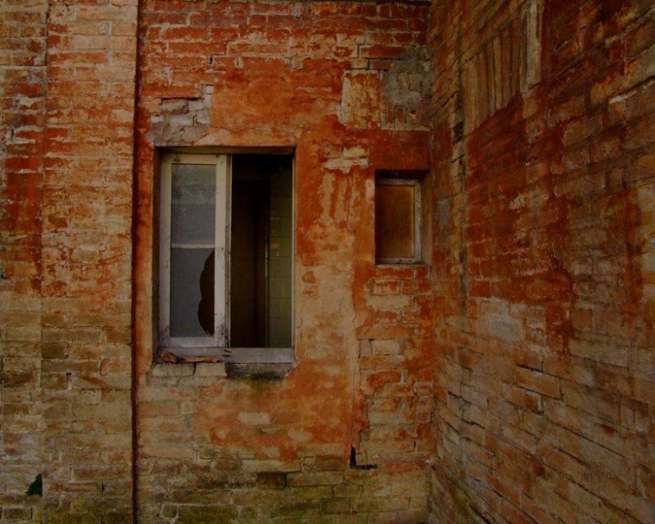particolare di ex lavanderia in ex ospedale psichiatrico