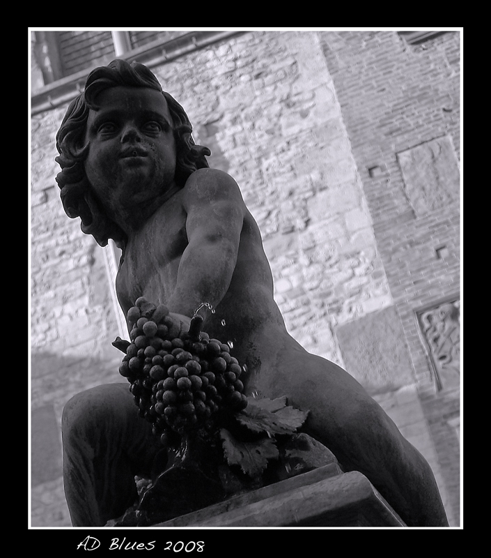 Libiam dai lieti calici....